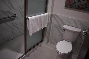 Grand Villa Inn & Suites - Humble