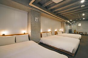 Common de - Hostel & Bar -