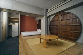 Common de - Hostel & Bar -