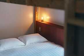 Common de - Hostel & Bar -