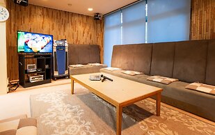 Wisterian Life Club Usami