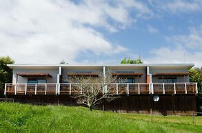 Tasman Hill Lodge - Adult Only