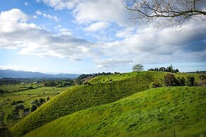 Tasman Hill Lodge - Adult Only