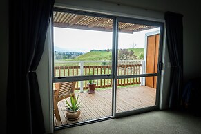 Tasman Hill Lodge - Adult Only