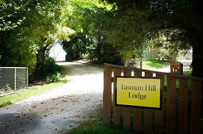 Tasman Hill Lodge - Adult Only