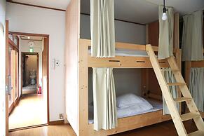 Yuzan Guesthouse - Hostel