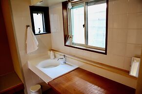 Yuzan Guesthouse - Hostel