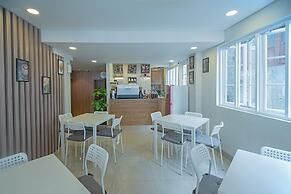 Super OYO Flagship 101 Apple Platinum