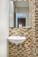 Super OYO Flagship 101 Apple Platinum