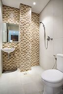 Super OYO Flagship 101 Apple Platinum