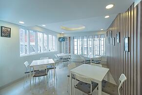 Super OYO Flagship 101 Apple Platinum