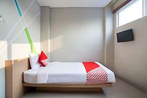 Super OYO Flagship 101 Apple Platinum