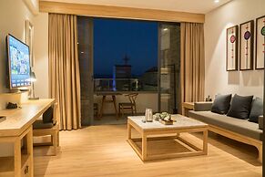 Dali Lridescent Clouds Hotel