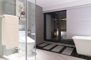 Dali Lridescent Clouds Hotel