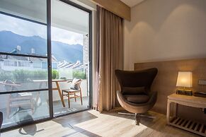 Dali Lridescent Clouds Hotel