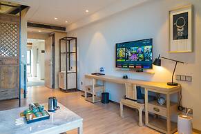 Dali Lridescent Clouds Hotel