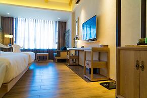 Dali Lridescent Clouds Hotel