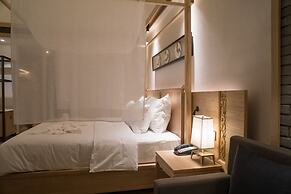 Dali Lridescent Clouds Hotel