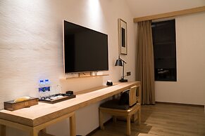 Dali Lridescent Clouds Hotel