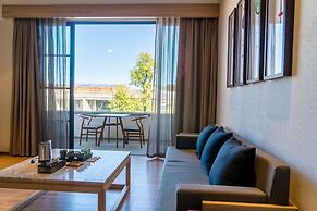 Dali Lridescent Clouds Hotel