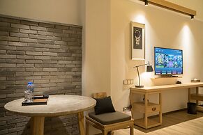 Dali Lridescent Clouds Hotel