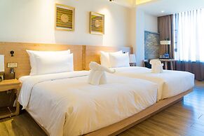 Dali Lridescent Clouds Hotel