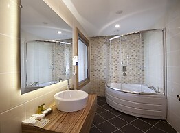 Fourway Hotel SPA & Restaurant