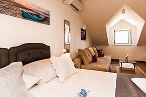 Luxury Seaside Apartments