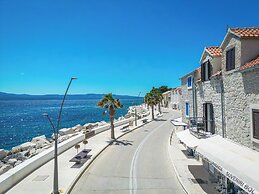 Luxury Seaside Apartments