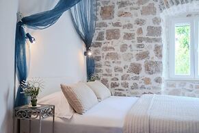 Luxury Seaside Apartments