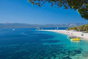 Luxury Seaside Apartments