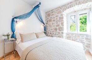 Luxury Seaside Apartments