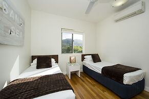 Beachside Apartment 14