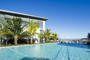 Blue on Blue Apartment 914