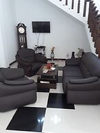 Darshani Hikka Villa