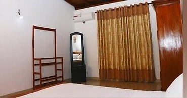 Darshani Hikka Villa