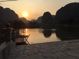 Trang An River View Homestay