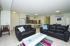 Blue on Blue Apartment 813