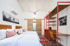 The Gilded Iguana Surf Hotel
