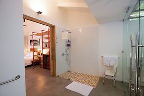 The Gilded Iguana Surf Hotel