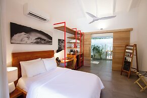 The Gilded Iguana Surf Hotel