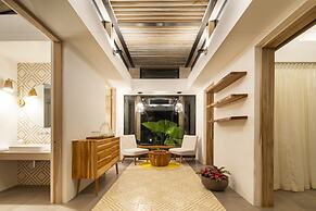 The Gilded Iguana Surf Hotel