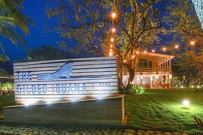 The Gilded Iguana Surf Hotel