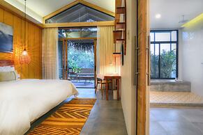 The Gilded Iguana Surf Hotel