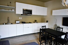 California Comfort and Suites