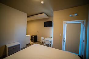 California Comfort and Suites