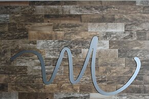 California Comfort and Suites