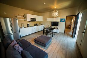 California Comfort and Suites