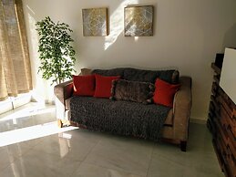 California Comfort and Suites