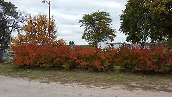 Meadow Park Motel on 385